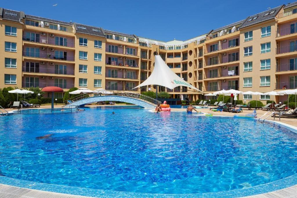 Pollo Resort, Summer Wind Apartaments 써니비치 외부 사진